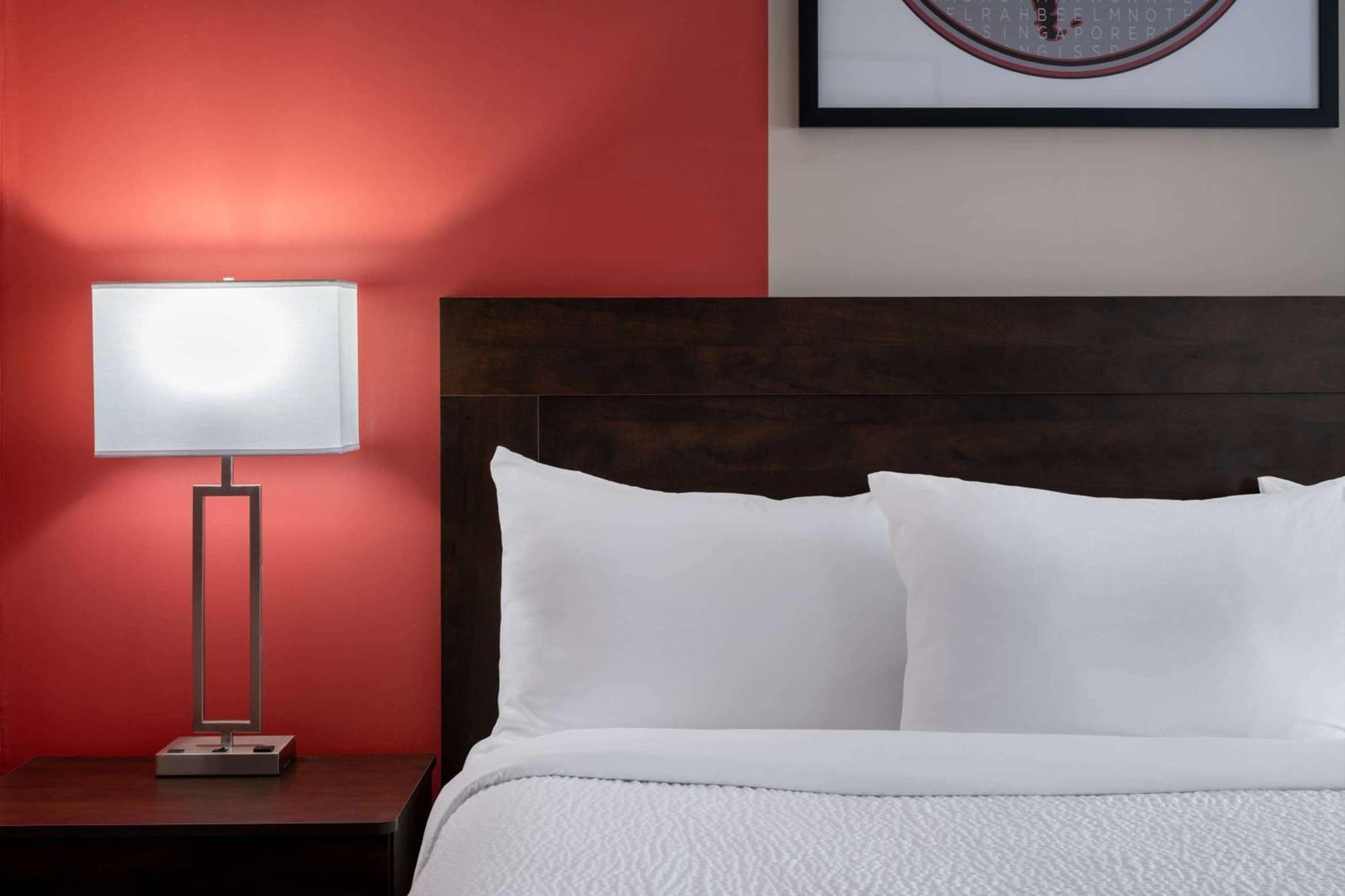 Ramada By Wyndham Thunder Bay Airlane Hotel Eksteriør billede