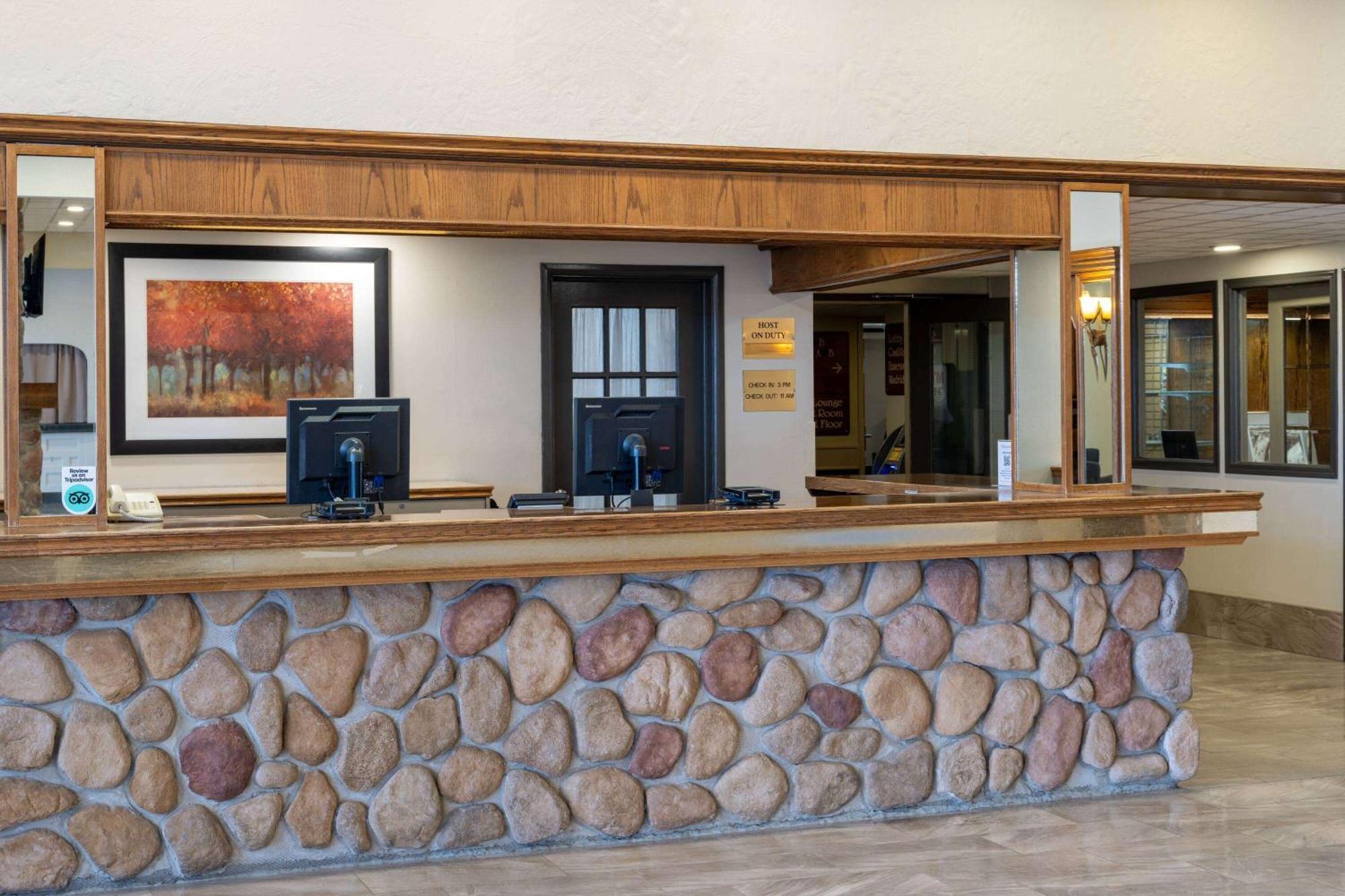 Ramada By Wyndham Thunder Bay Airlane Hotel Eksteriør billede
