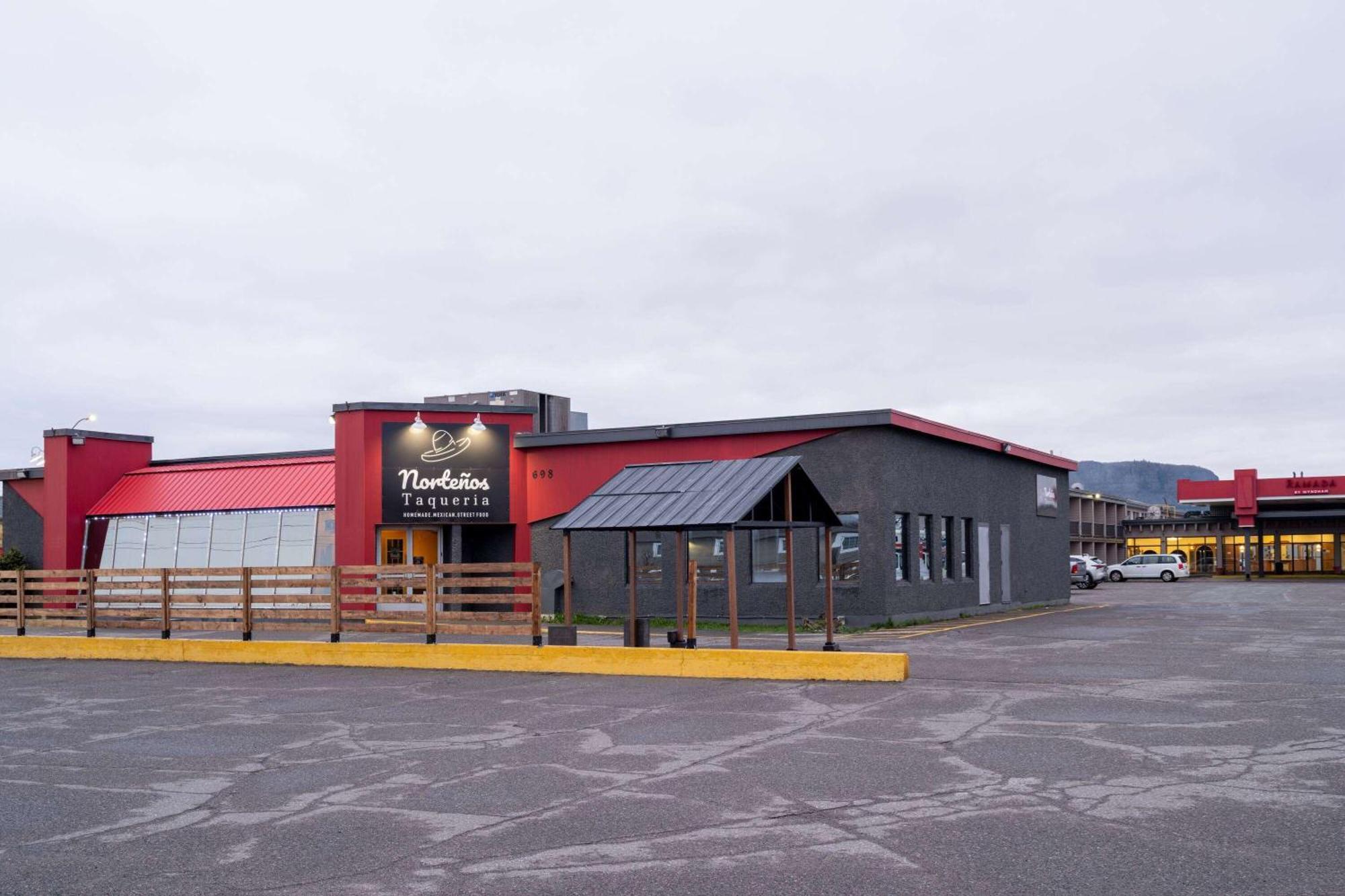 Ramada By Wyndham Thunder Bay Airlane Hotel Eksteriør billede