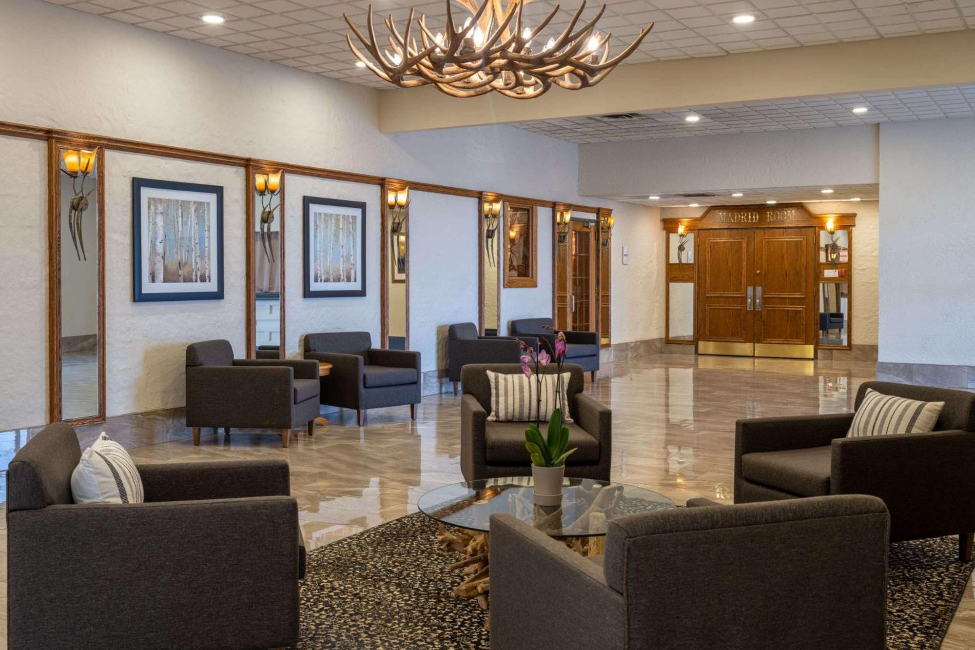 Ramada By Wyndham Thunder Bay Airlane Hotel Eksteriør billede