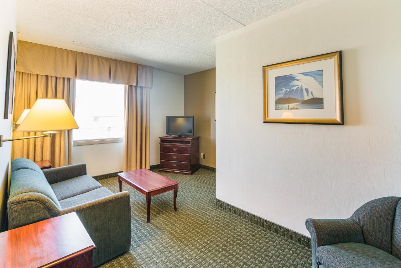 Ramada By Wyndham Thunder Bay Airlane Hotel Eksteriør billede